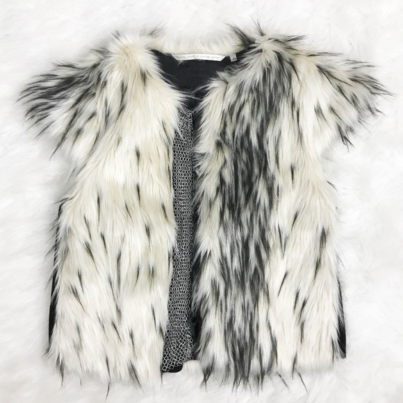 Twelfth Street by Cynthia Vincent Jackets & Blazers - Twelfth Street Faux Fur Vest Chainmail Trim Small